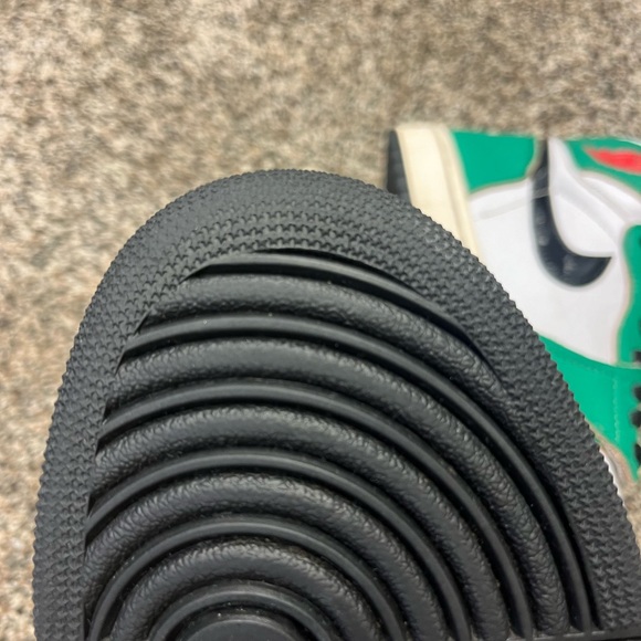 Size 6.5 - Air Jordan 1 Retro OG High Lucky Green Womens - Picture 7 of 8